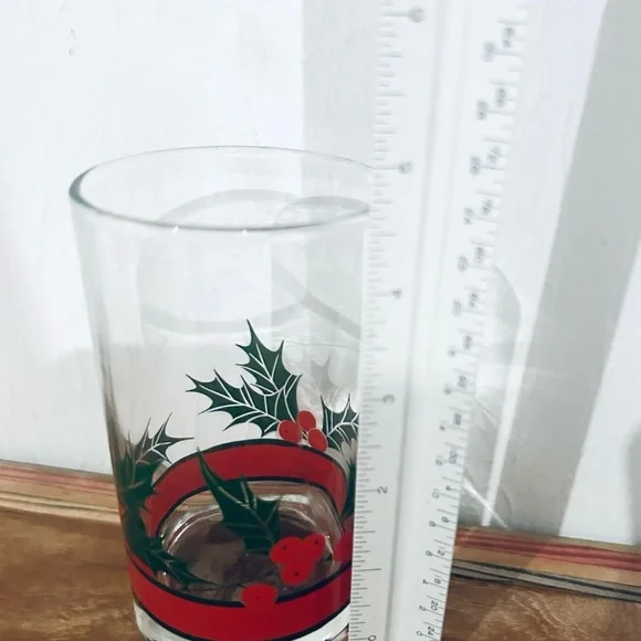 🎉HOST PICK🎉 Libbey  Holly & Berries Set of 5 1980s Vintage Christmas Glasses - Picture 4 of 8